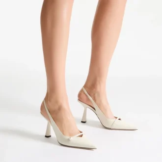 Amita 85 Slingbacks aus Lackleder in Latte
