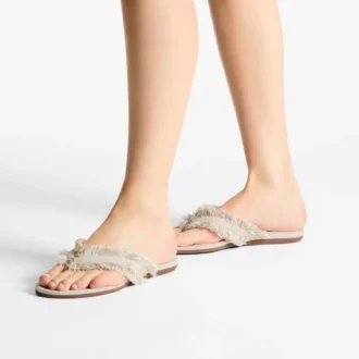 bay flat sandalen aus mandelfarbenem ausgefranstem meliertem canvas 2 330x330 - Bay Flat Sandalen aus mandelfarbenem, ausgefranstem, meliertem Canvas