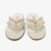 Bay Flat Sandalen aus mandelfarbenem, ausgefranstem, meliertem Canvas