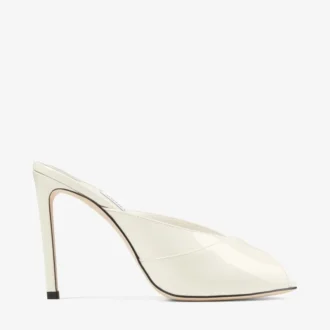 Brigitte Mule 100 Mules aus Lackleder in Latte