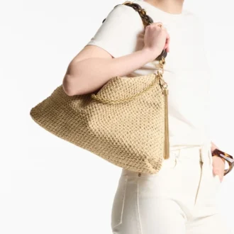 Callie Maxi Schultertasche aus naturfarbener und kaffeefarbener Raffia mit abnehmbarem, gewebtem Nappalederriemen
