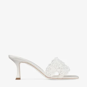 Cary Mule 70 – Mule-Sandale aus elfenbeinfarbenem Satin mit Perlenverzierungen
