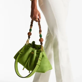 Cinch Medium Clover Schultertasche aus Wildleder mit geflochtenem Perlenriemen