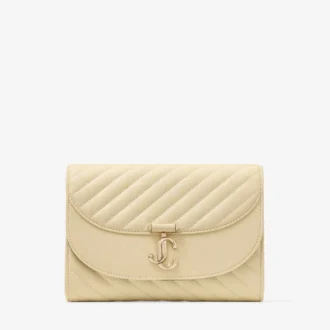 Curve Clutch – Clutch aus gestepptem Biker-Leder in Buttermilk