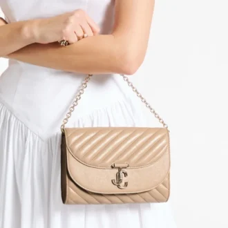 Curve Clutch – Clutch aus gestepptem Chai-Bikerleder