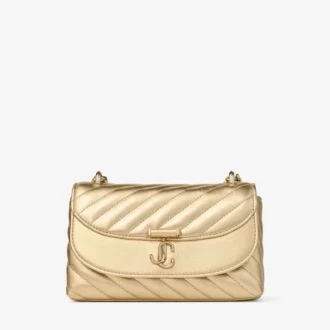 Curve Cross Body Small – Kleine, goldfarbene, gesteppte Umhängetasche aus metallischem Nappaleder