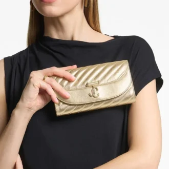 Curve-Geldbörse mit Kette Glänzendes, goldfarbenes, gestepptes Metallic-Leder-Clutch