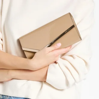 Emmie Chai Clutch aus Lackleder