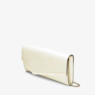 Emmie Clutch aus Lackleder in Latte