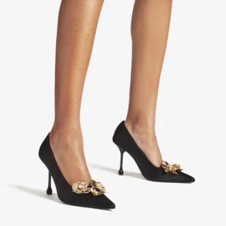 Ixia 95 Pumps aus schwarzem Satin mit Blumen