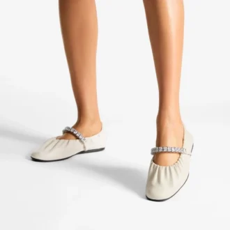 Jade Ballerina Latte Ballerinas aus weichem Nappaleder mit Kristallriemen
