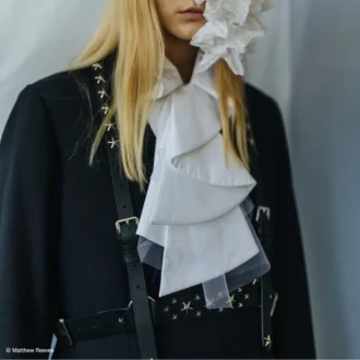 Jimmy Choo Noir Kei Ninomiya Single Star Harness – Schwarzer Gurt aus glattem Kalbsleder mit Metallverzierung aus mehreren Sternen