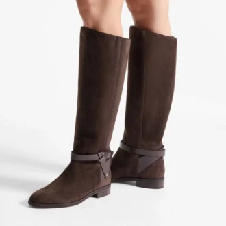 Lawton Knee Boot Flat – Kniestiefel aus schokoladenbraunem Wildleder und Kalbsleder