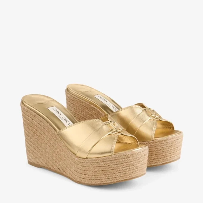 Leda Wedge 100 – Mule mit Keilabsatz aus goldfarbenem Metallic-Nappaleder