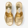 Leda Wedge 100 – Mule mit Keilabsatz aus goldfarbenem Metallic-Nappaleder