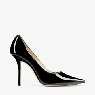 Love 100 Schwarze Pumps aus Lackleder mit spitzer Zehenpartie und JC-Emblem