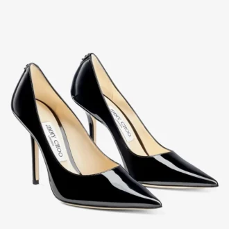 Love 100 Schwarze Pumps aus Lackleder mit spitzer Zehenpartie und JC-Emblem