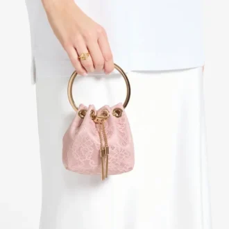 Micro Bon Bon Rose Satin und Jimmy Choo Lace Mini-Beuteltasche