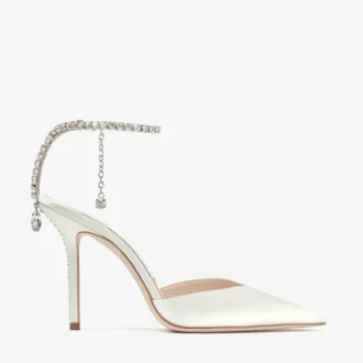 Saeda 100 Pumps aus elfenbeinfarbenem Satin mit Kristallverzierung