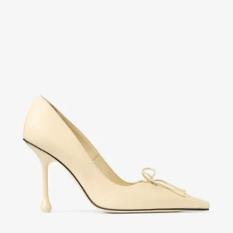 Scarlett 95 Pumps aus buttermilchfarbenem Leder mit Elaphe-Print