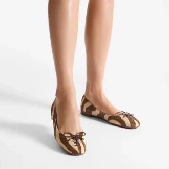Scarlett Ballerina – Ballerinas aus Ponyleder mit Zebra-Print in Schokoladenbraun