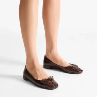 Scarlett Ballerina Ballerinas aus schokoladenbraunem Leder mit Krokodilprägung
