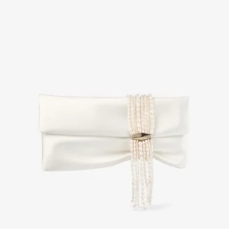 Zandra Clutch aus elfenbeinfarbenem Satin